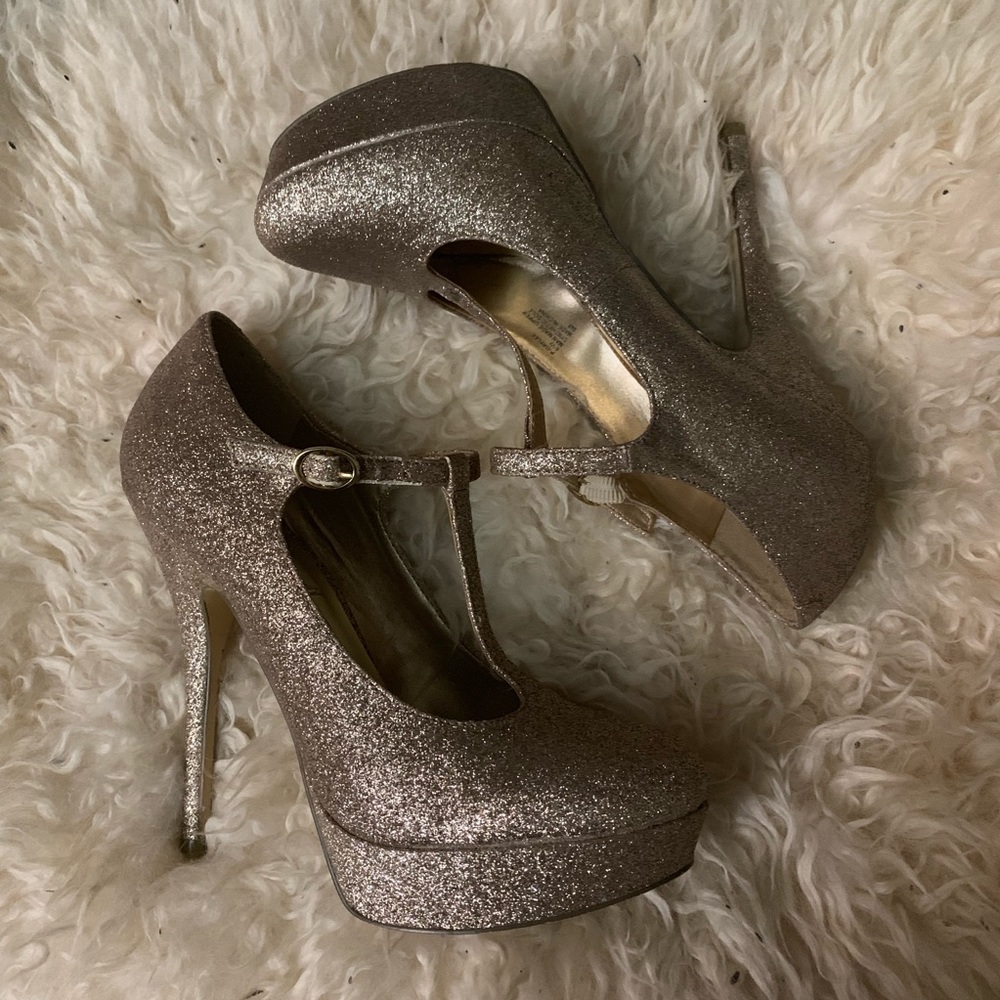 Steve Madden Gaylee Gold Glitter Platform Pumps